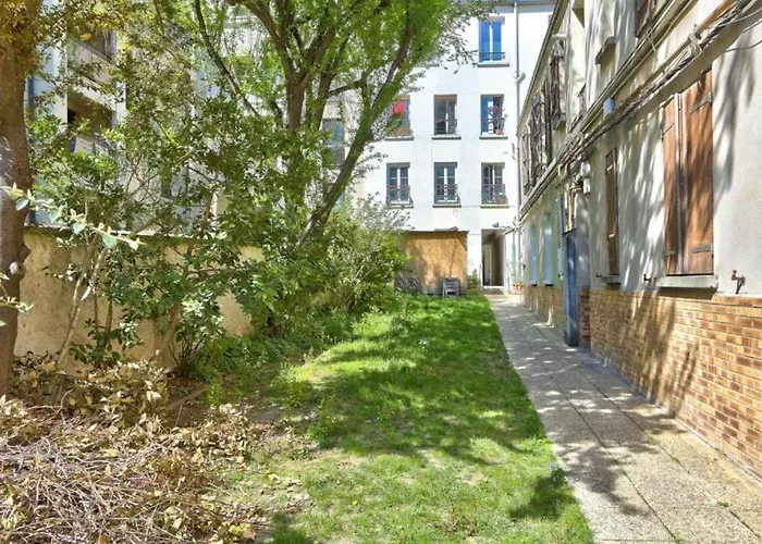 Calme Et Verdure A Paris